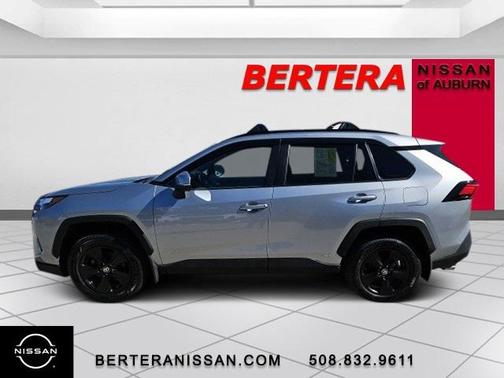 2022 Toyota RAV4 Hybrid XLE