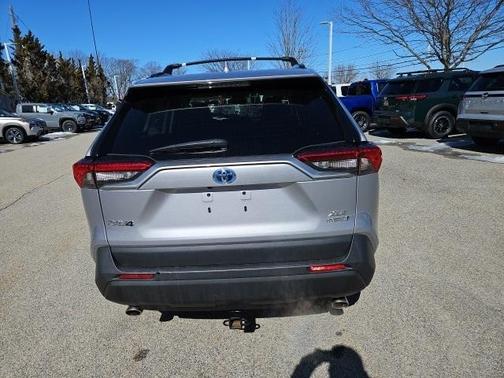 2022 Toyota RAV4 Hybrid XLE