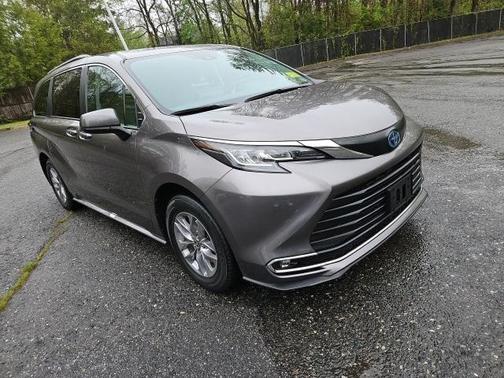 2022 Toyota Sienna XLE