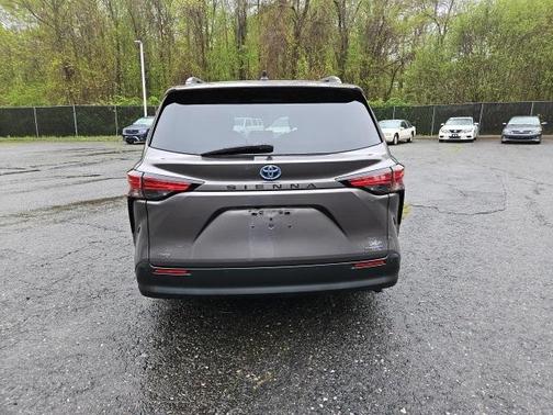 2022 Toyota Sienna XLE