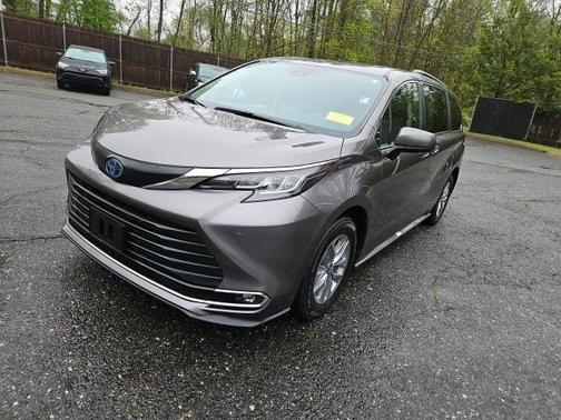 2022 Toyota Sienna XLE
