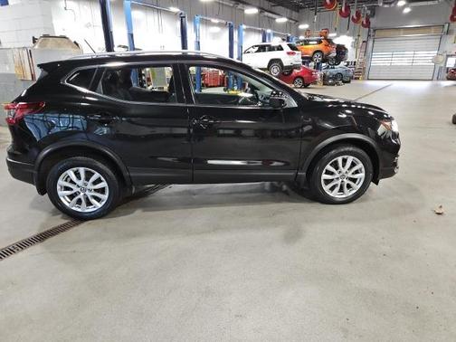2021 Nissan Rogue Sport SV