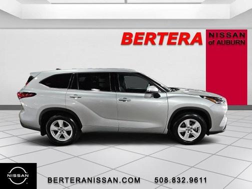 2022 Toyota Highlander LE
