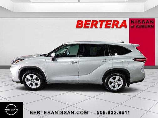 2022 Toyota Highlander LE
