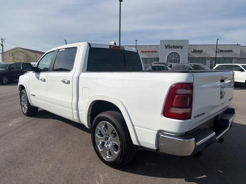 Bright White Clearcoat 2022 RAM 1500 Laramie