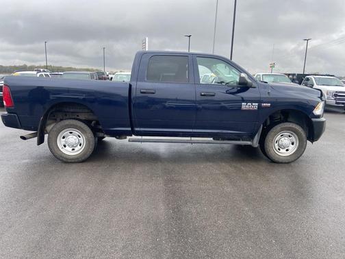 2017 RAM 2500 Tradesman Crew Cab 4x4 6'4' Box