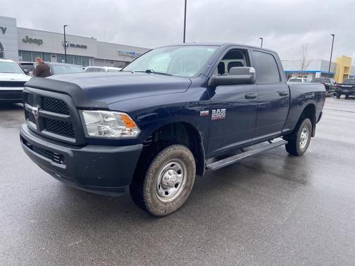2017 RAM 2500 Tradesman Crew Cab 4x4 6'4' Box
