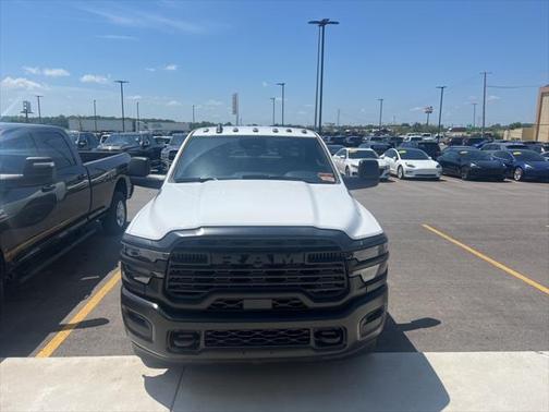 2025 RAM 2500 Tradesman Crew Cab 4x4 8' Box