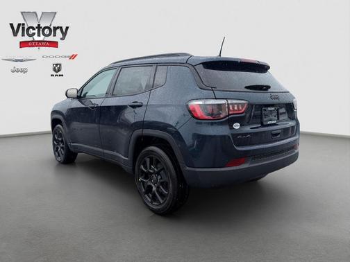 Fathom Blue Pearl Coat 2026 Jeep Compass Sport