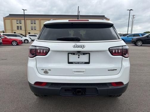 Bright White Clearcoat 2022 Jeep Compass Latitude Lux