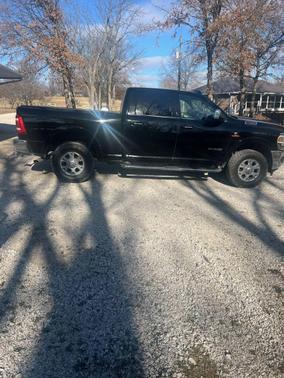 2022 RAM 2500 Laramie Crew Cab 4x4 6'4' Box