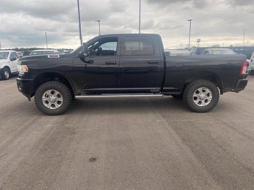 2019 RAM 2500 Big Horn Crew Cab 4x4 6'4' Box