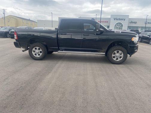 2019 RAM 2500 Big Horn Crew Cab 4x4 6'4' Box