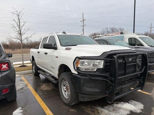 2022 RAM 2500 Tradesman Crew Cab 4x4 6'4' Box