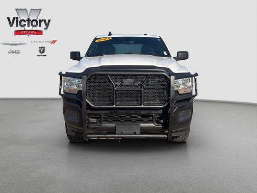 Bright White Clearcoat 2022 RAM 2500 Tradesman Crew Cab 4x4 6'4' Box