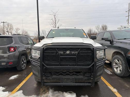 2022 RAM 2500 Tradesman Crew Cab 4x4 6'4' Box