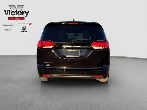 2026 Chrysler Voyager LX