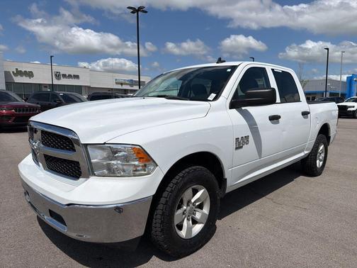 Bright White Clearcoat 2023 RAM 1500 Classic SLT