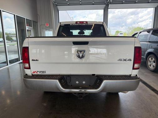 Bright White Clearcoat 2023 RAM 1500 Classic SLT