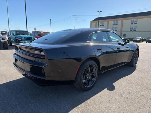 Diamond Black Crystal Pearlcoat 2026 Dodge Charger R/T