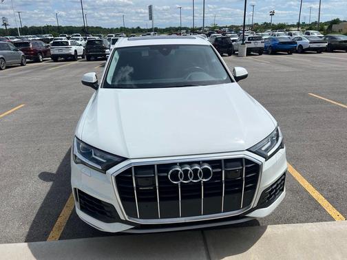 2023 Audi Q7 55 Premium Plus