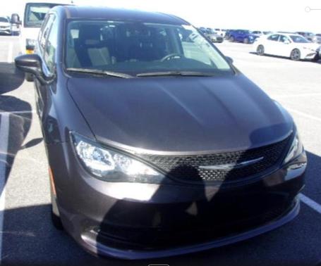 2023 Chrysler Voyager LX