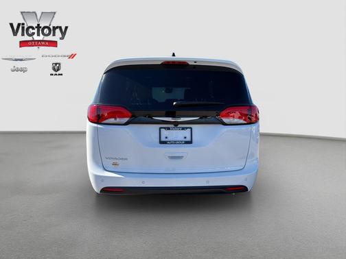 2026 Chrysler Voyager LX