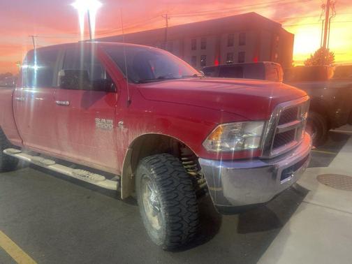 2017 RAM 2500 SLT Crew Cab 4x4 6'4' Box