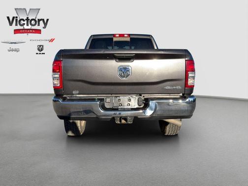 2022 RAM 2500 Tradesman Crew Cab 4x4 6'4' Box