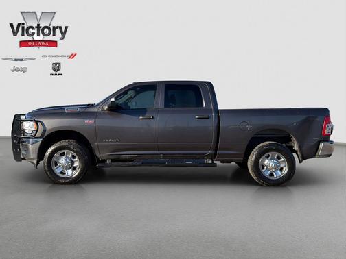 2022 RAM 2500 Tradesman Crew Cab 4x4 6'4' Box