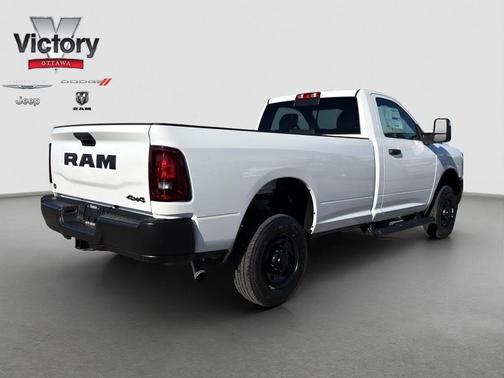 Bright White Clearcoat 2026 RAM 2500 Tradesman Regular Cab 4x4 8' Box