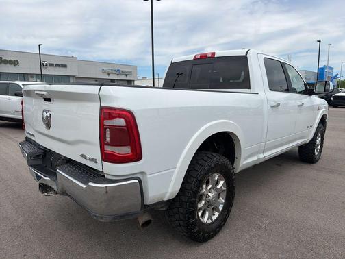 Bright White Clearcoat 2022 RAM 3500 Laramie Crew Cab 4x4 6'4' Box