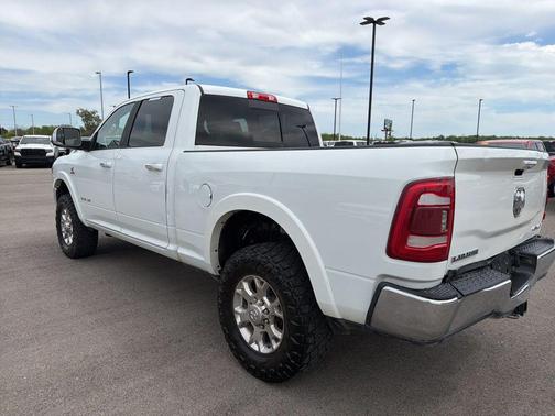 Bright White Clearcoat 2022 RAM 3500 Laramie Crew Cab 4x4 6'4' Box