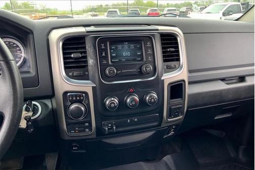 2016 RAM 1500 SLT