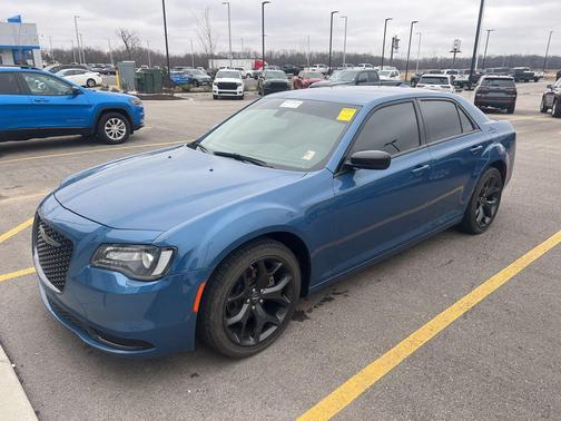 2022 Chrysler 300 Touring