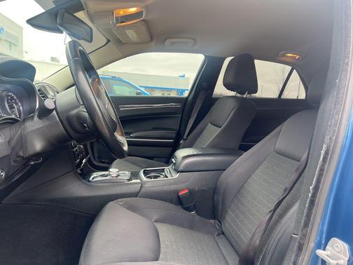 2022 Chrysler 300 Touring