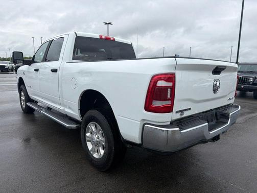 Bright White Clearcoat 2024 RAM 2500 Big Horn Crew Cab 4x4 6'4' Box