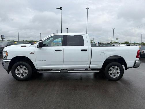 Bright White Clearcoat 2024 RAM 2500 Big Horn Crew Cab 4x4 6'4' Box