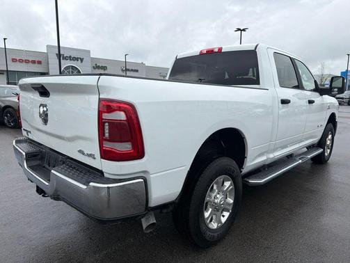 Bright White Clearcoat 2024 RAM 2500 Big Horn Crew Cab 4x4 6'4' Box