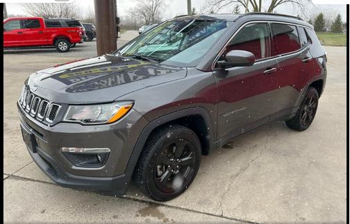 Granite Crystal Metallic Clearcoat 2018 Jeep Compass Latitude
