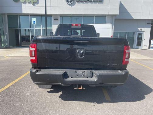 2021 RAM 3500 Tradesman Crew Cab 4x4 8' Box