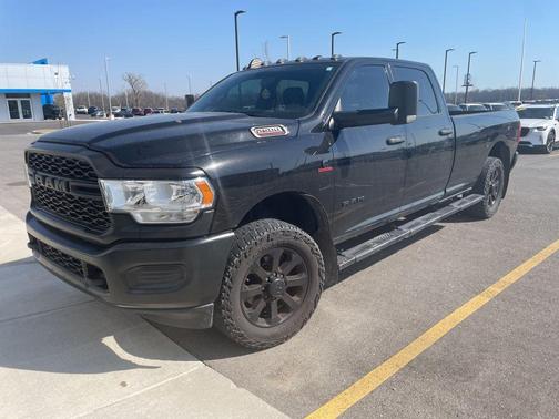 2021 RAM 3500 Tradesman Crew Cab 4x4 8' Box