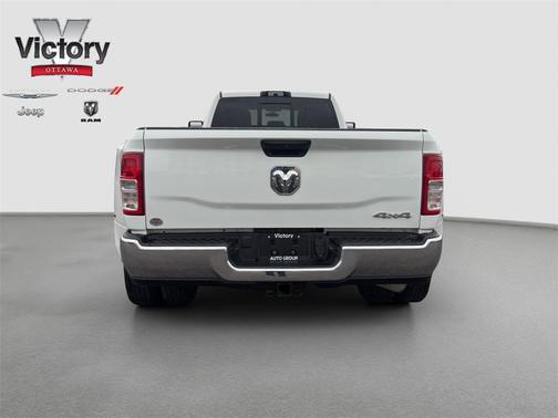 2024 RAM 3500 Tradesman Crew Cab 4x4 8' Box