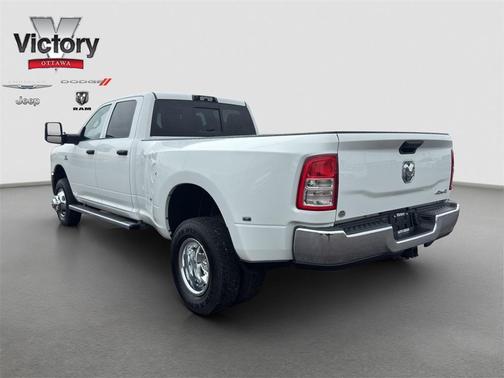 2024 RAM 3500 Tradesman Crew Cab 4x4 8' Box