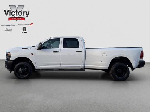 2026 RAM 3500 Tradesman Crew Cab 4x4 8' Box