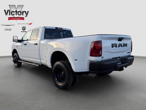 2026 RAM 3500 Tradesman Crew Cab 4x4 8' Box