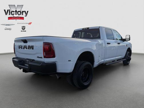 2026 RAM 3500 Tradesman Crew Cab 4x4 8' Box