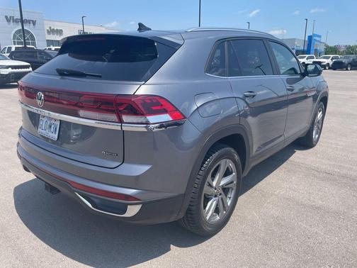 2024 Volkswagen Atlas Cross Sport 2.0T SE w/Technology 4MOTION