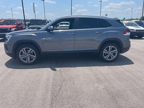 2024 Volkswagen Atlas Cross Sport 2.0T SE w/Technology 4MOTION