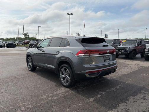 2024 Volkswagen Atlas Cross Sport 2.0T SE w/Technology 4MOTION